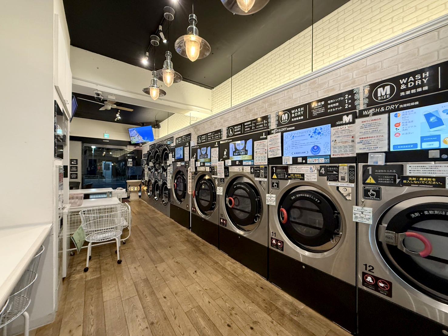 千歳烏山店 店内写真1